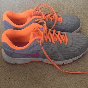 Nike sneakers( good condition)